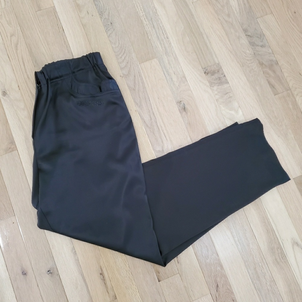 Nice women's pants. Waist Size 34